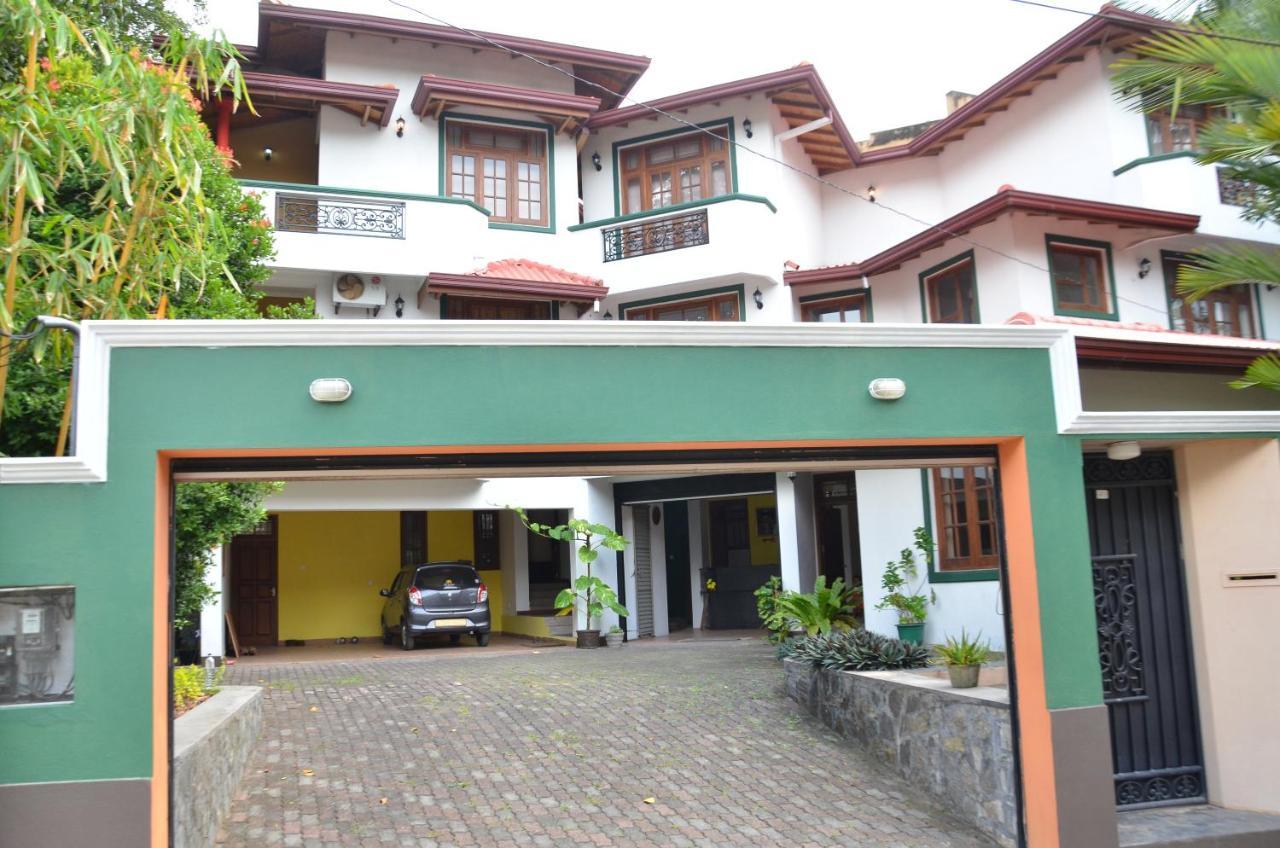 Hotel mandakini Battaramulla Bagian luar foto